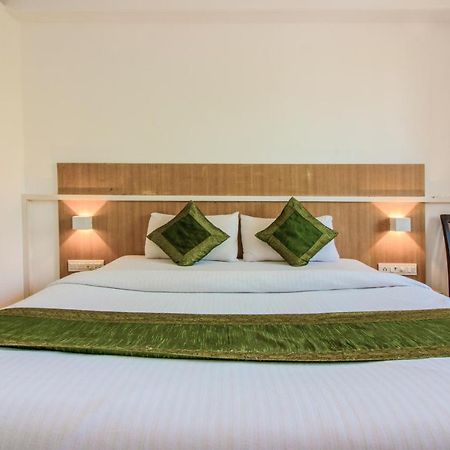Treebo Trend Golden Nest Hotel ธาเน ภายนอก รูปภาพ