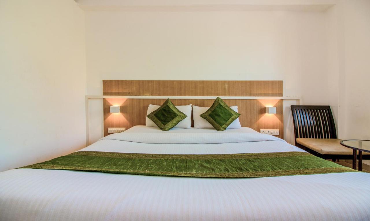 Treebo Trend Golden Nest Hotel ธาเน ภายนอก รูปภาพ