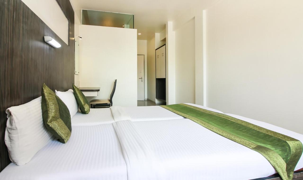 Treebo Trend Golden Nest Hotel ธาเน ภายนอก รูปภาพ