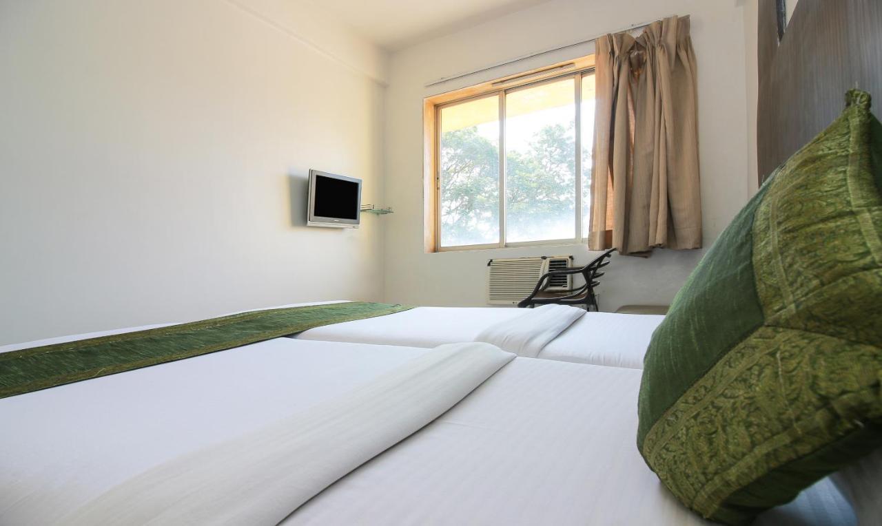 Treebo Trend Golden Nest Hotel ธาเน ภายนอก รูปภาพ