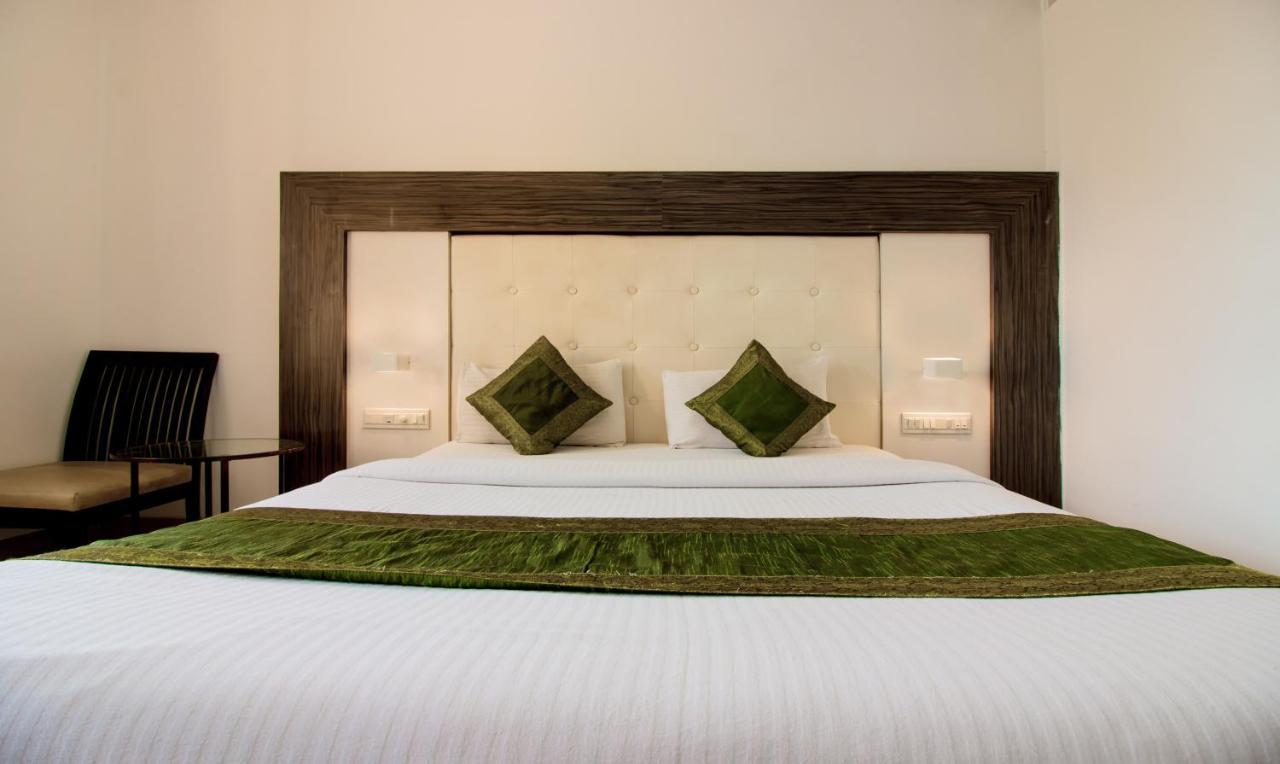 Treebo Trend Golden Nest Hotel ธาเน ภายนอก รูปภาพ