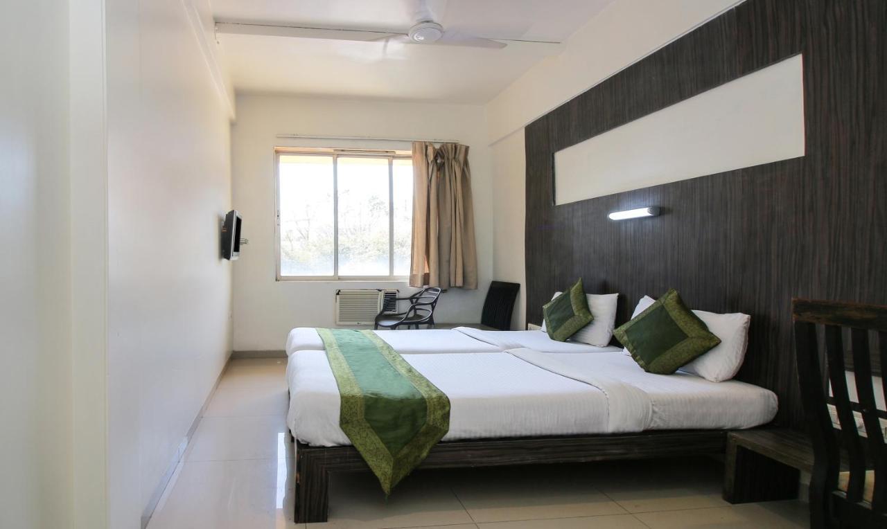 Treebo Trend Golden Nest Hotel ธาเน ภายนอก รูปภาพ