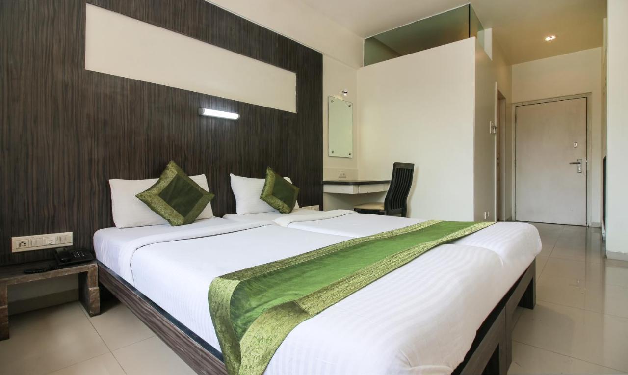 Treebo Trend Golden Nest Hotel ธาเน ภายนอก รูปภาพ
